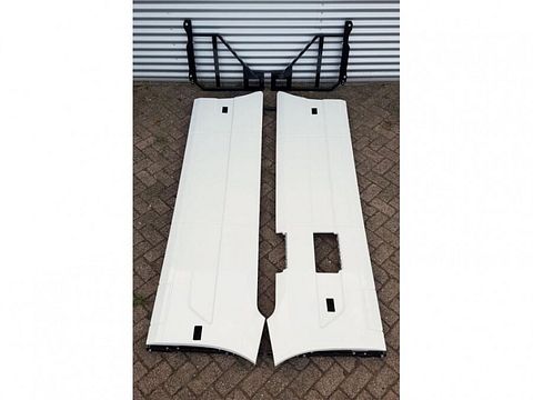 VOLVO FH4/5 ZIJSKIRT SET WB3800 COLOR STEP 55CM 000035