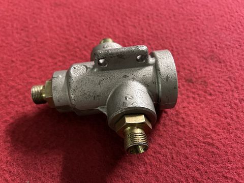 Land Rover oliekoeler thermostaat