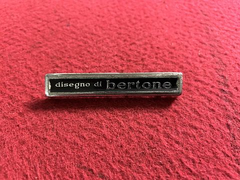 Alfa Romeo (1969-1977) ”disegno di bertone” embleem