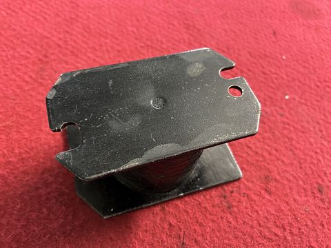 Alfa Romeo 2600 engine mount