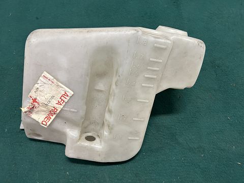 Alfa Romeo 33 water tank