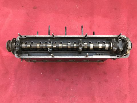 Alfa Romeo 6C1750 cilinderkop met nokkenas