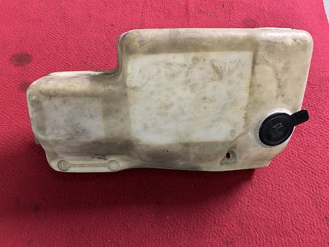 Alfa Romeo Alfetta / GT / GTV windshield washer fluid reservoir