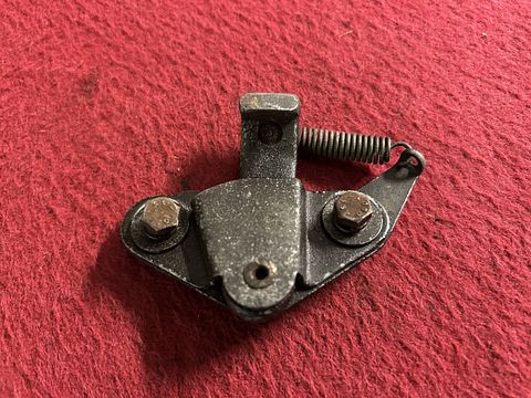Alfa Romeo Giulietta / Giulia Spider motorkapslot (ontgrendeling)