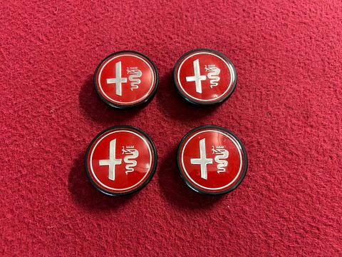 Alfa Romeo set wieldoppen