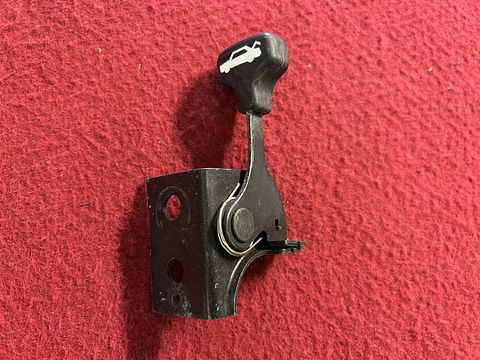 Alfa Romeo Spider trunk lid lock