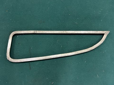 Alfa Romeo TZ1 side window molding