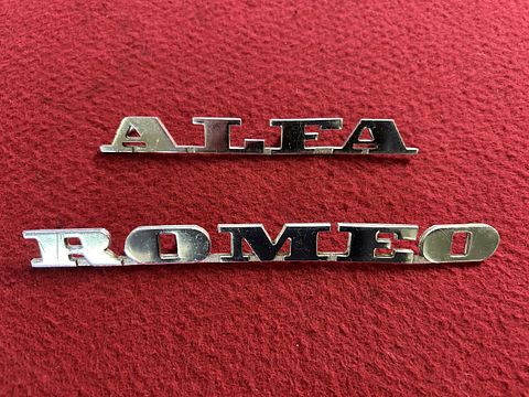 ”ALFA ROMEO” Montreal / Alfetta GTV embleem