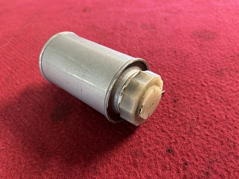 Aston Martin DB4 remvloeistofreservoir