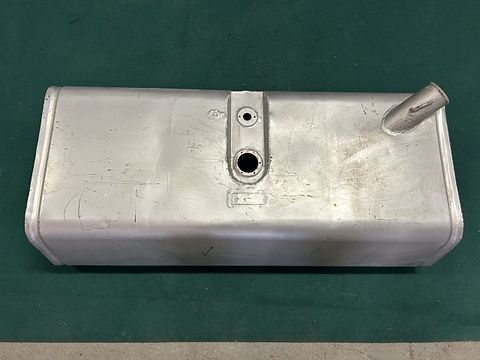 Aston Martin DB4 brandstoftank