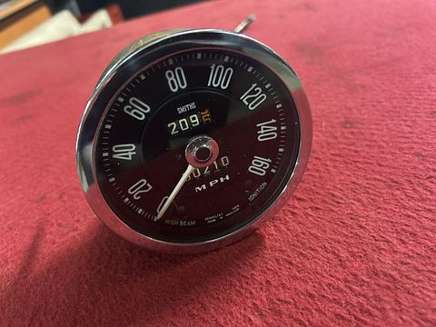 Aston Martin DB4 snelheidsmeter