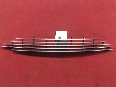Aston Martin DB7 Vantage grille