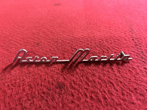 Aston Martin” DB4 GT Zagato dashboardembleem
