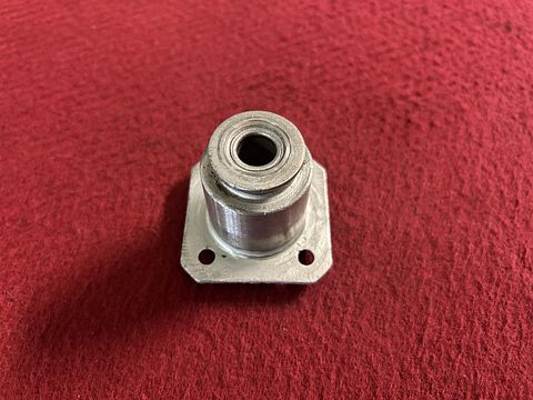 Ferrari 250 GT engine mount