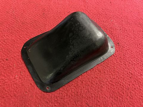 Ferrari 250 GTE 2+2 afdekplaat schokdemper, achter