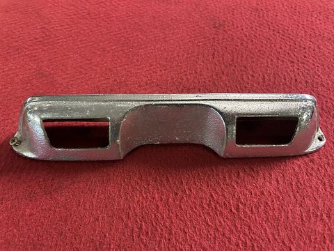 Ferrari 250 GTE kentekenverlichting huis achter