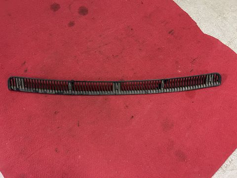 Ferrari 348 GTB, GTS, GTC, Spider, TB en TS motorkap luchtinlaatgrille