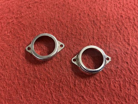 Ferrari 365 GT 2+2 chroomframe voor portierlicht