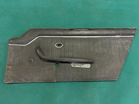 Ferrari 365 GT 2+2 door panel