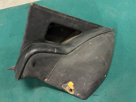 Ferrari 365 GT 2+2 binnenbekledingspaneel