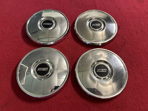 Fiat 124 set wieldoppen