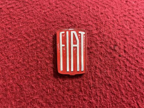 FIAT” 500L Cinquecento embleem