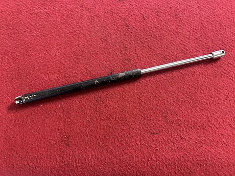 Lancia Flaminia kofferdekselsteun