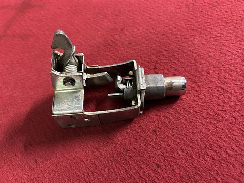 Lancia Flavia Berlina kofferdekselhaak