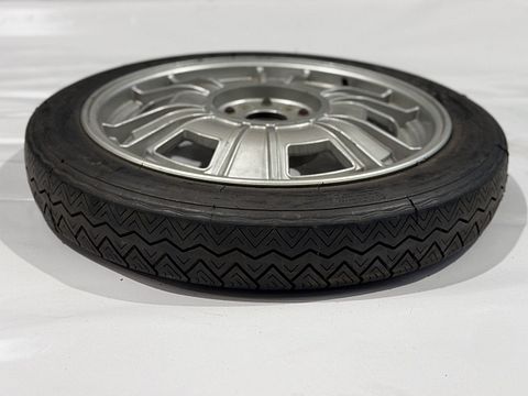 ORIGINAL ABARTH RESERVEWIEL + DISTANSTUK – LANCIA RALLY 037