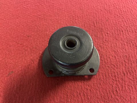 Maserati Ghibli engine mount