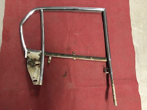 Maserati QP1 window frame