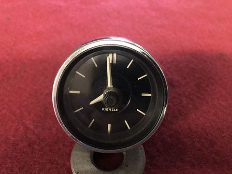 Mercedes – Benz klok
