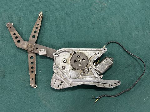 Opel Monza A raammechanisme
