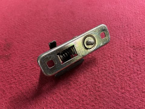 Porsche 944 motorkapslot boven