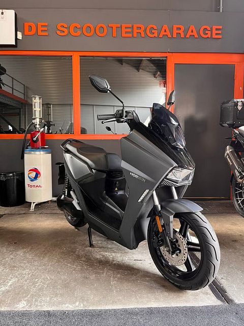 Horwin SK1 elektrische scooter snor 25km 2024