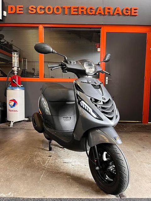 Piaggio zip brom 45km 2024