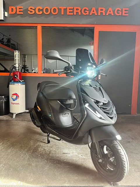 Piaggio Zip brom 45km e5 2023 FULL