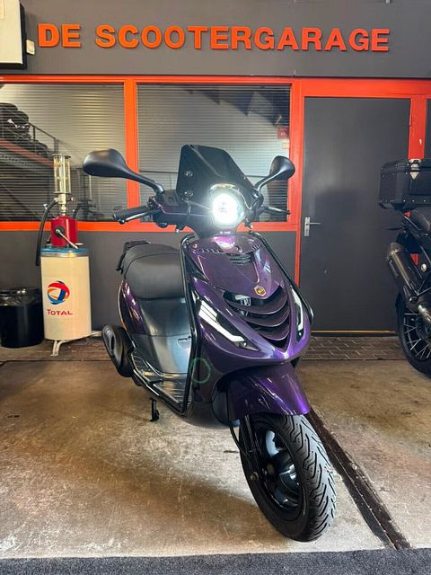 Piaggio Zip brom 45km SP e3 FULL Candy Purple Carbon 2017