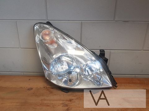 Toyota Corolla verso 2005 - 2008 koplamp rechts nette staat