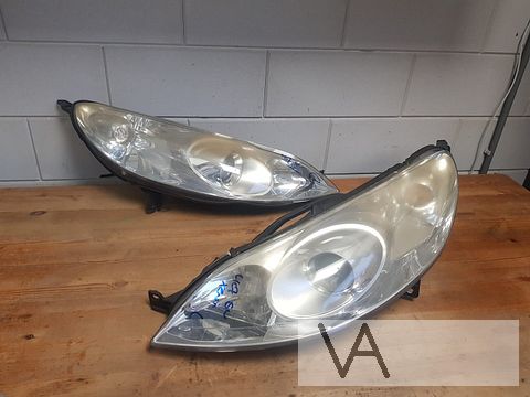 Peugeot 407 sedan / station 2004 - 2009 xenon koplamp €100