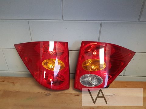 Peugeot 1007 2005-2010 achterlicht rechts €30 passagier