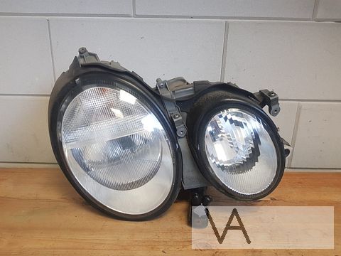 Mercedes CLK klasse W208 1997-2003 xenon koplamp rechts €200