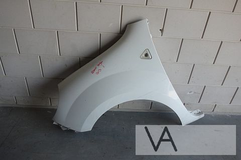 Voorscherm spatbord wit Renault Kangoo 2008 - 2013 €50