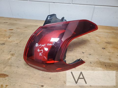 Peugeot 2008  2016 - 2019 achterlicht rechts facelift €75