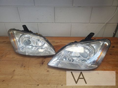 Ford Focus C-max c max 2003 tot 2007 xenon koplamp €150 /st