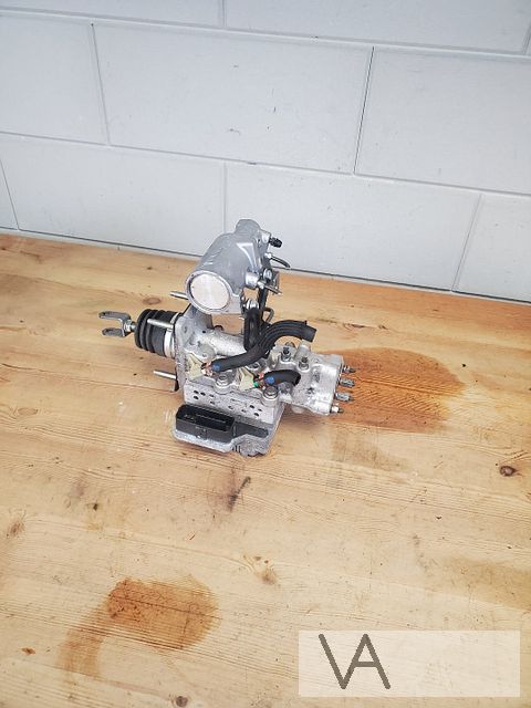 Toyota Auris 2012 - 2018 abs pomp 1.8 hybrid compleet €100