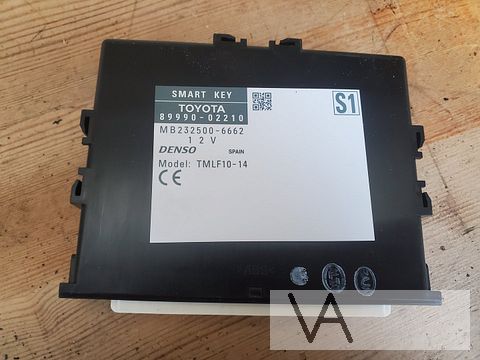 Toyota Auris 2012 -2018 keyless smart key module 89990-02210