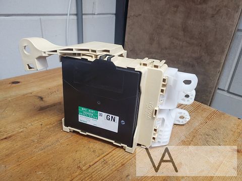 Toyota Auris 12 -18 zekeringkast MPX body module 89221-02350