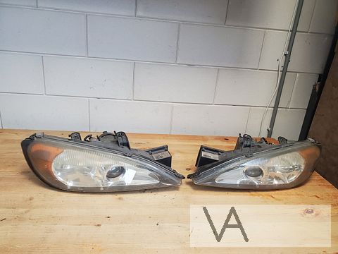 Nissan Primera 1999 - 2003 XENON koplamp links rechts €100st