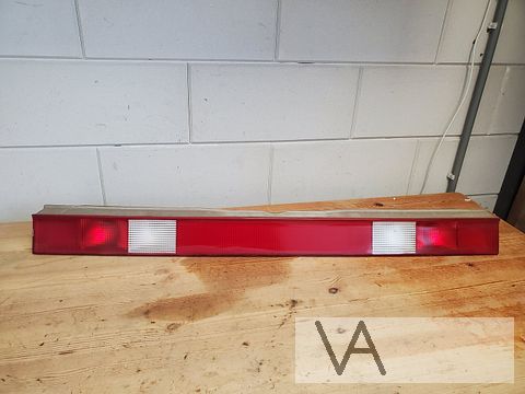 Alfa Romeo 164  reflector tussen achterlichten 1988 - 1997